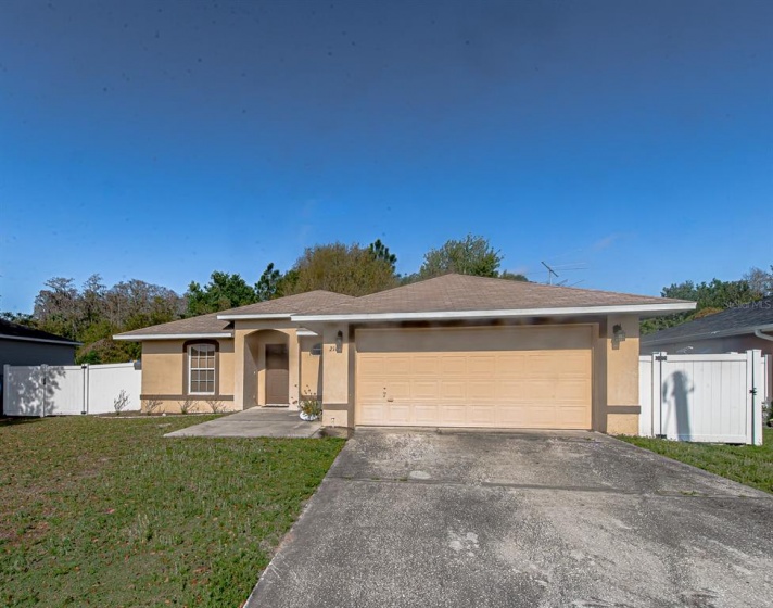 210 BANBURY PLACE, KISSIMMEE, Florida 34758, 3 Bedrooms Bedrooms, ,2 BathroomsBathrooms,Residential,For Sale,BANBURY,S5064379