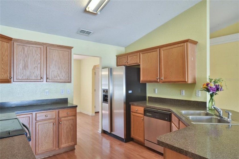 17 REDWOOD TRACK LANE, OCALA, Florida 34472, 3 Bedrooms Bedrooms, ,2 BathroomsBathrooms,Residential,For Sale,REDWOOD TRACK,OM635403