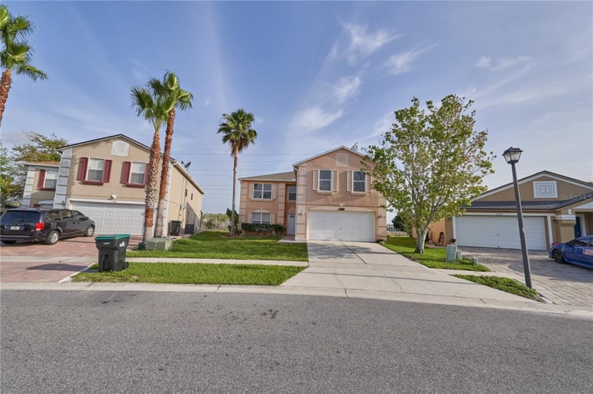 12936 LOS ALAMITOS COURT, ORLANDO, Florida 32837, 6 Bedrooms Bedrooms, ,4 BathroomsBathrooms,Residential,For Sale,LOS ALAMITOS,O6012925