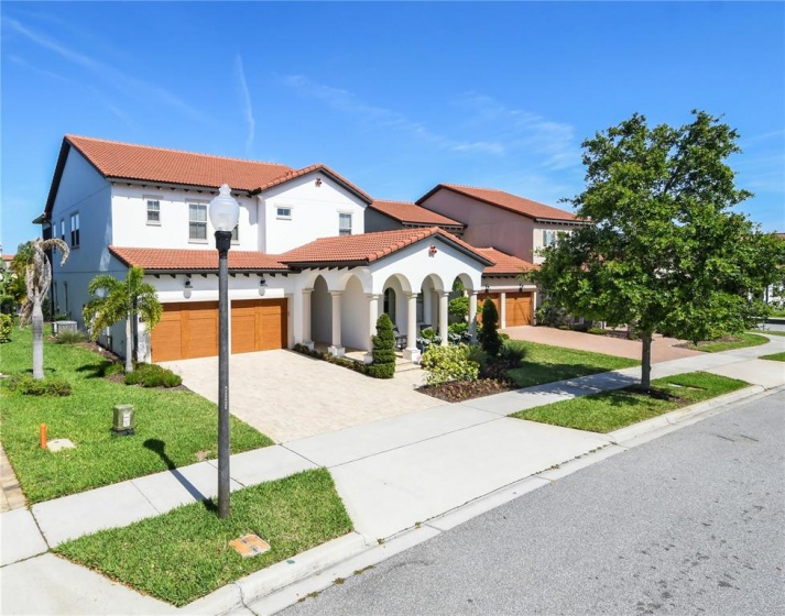 8712 LAKESHORE POINTE DRIVE, WINTER GARDEN, Florida 34787, 5 Bedrooms Bedrooms, ,4 BathroomsBathrooms,Residential,For Sale,LAKESHORE POINTE,O6012709