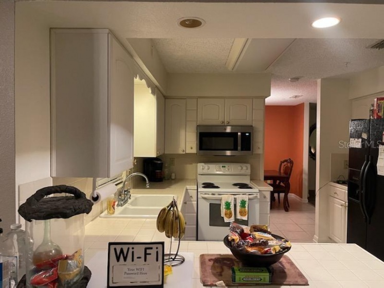 6 EMERALD RUN, OCALA, Florida 34472, 4 Bedrooms Bedrooms, ,3 BathroomsBathrooms,Residential,For Sale,EMERALD,OM632060