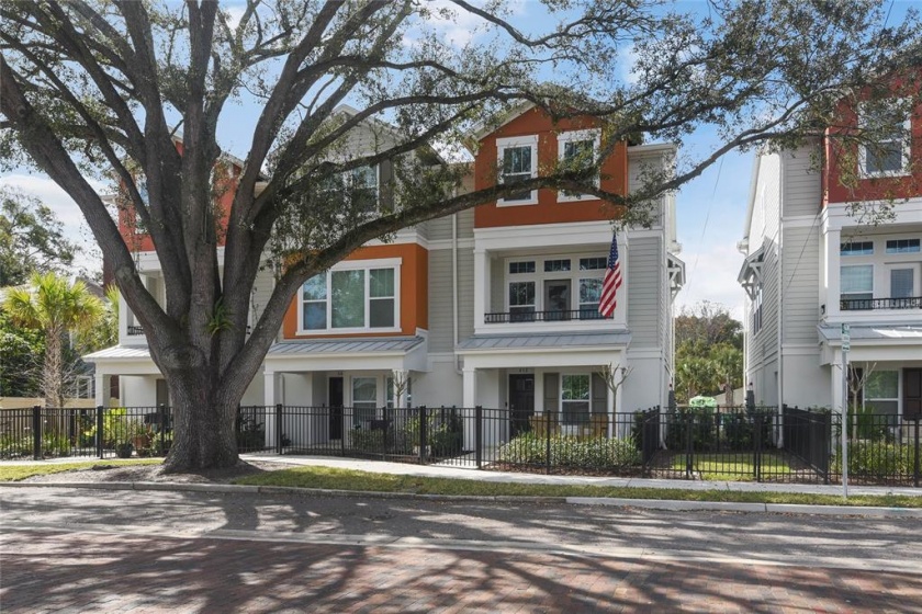 852 THORNTON AVENUE, ORLANDO, Florida 32803, 3 Bedrooms Bedrooms, ,3 BathroomsBathrooms,Residential,For Sale,THORNTON,O6011485