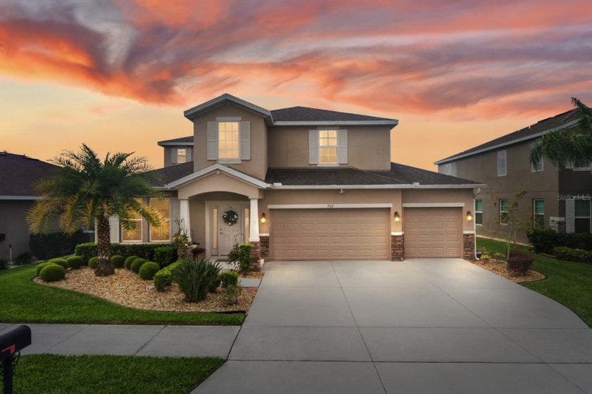 722 LAKE DOUGLAS DRIVE, GROVELAND, Florida 34736, 4 Bedrooms Bedrooms, ,3 BathroomsBathrooms,Residential,For Sale,LAKE DOUGLAS,S5064514