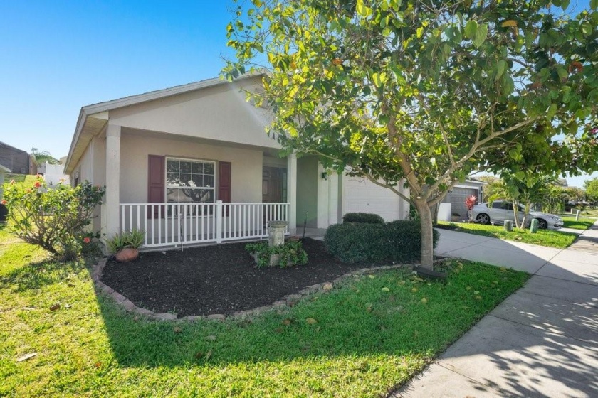 136 PRAIRIE FALCON DRIVE, GROVELAND, Florida 34736, 3 Bedrooms Bedrooms, ,2 BathroomsBathrooms,Residential,For Sale,PRAIRIE FALCON,O6012850
