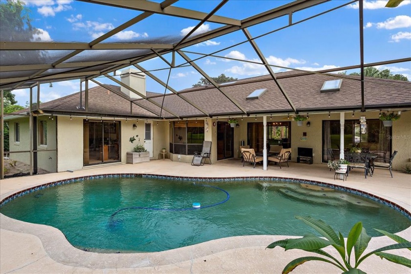 609 LONGMEADOW CIRCLE, LONGWOOD, Florida 32779, 5 Bedrooms Bedrooms, ,3 BathroomsBathrooms,Residential,For Sale,LONGMEADOW,O6012954