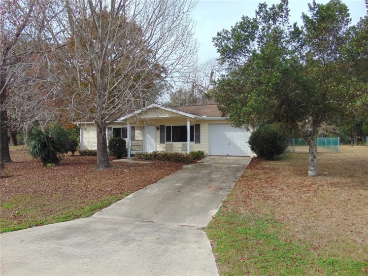 11104 79TH TERRACE, OCALA, Florida 34476, 2 Bedrooms Bedrooms, ,1 BathroomBathrooms,Residential,For Sale,79TH,OM633482