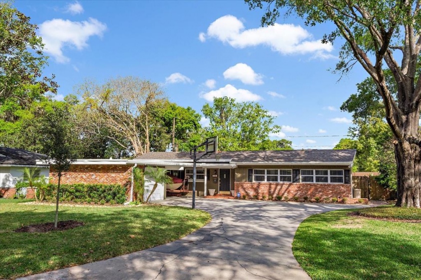 107 HOLLIE COURT, MAITLAND, Florida 32751, 3 Bedrooms Bedrooms, ,2 BathroomsBathrooms,Residential,For Sale,HOLLIE,O6011200