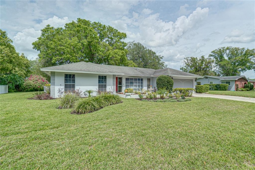 1710 STERLING DRIVE, LAKELAND, Florida 33813, 4 Bedrooms Bedrooms, ,2 BathroomsBathrooms,Residential,For Sale,STERLING,O6012045