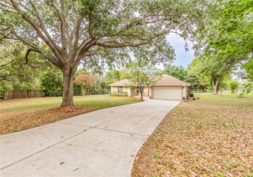 18549 LAKE EMMA DRIVE, GROVELAND, Florida 34736, 3 Bedrooms Bedrooms, ,2 BathroomsBathrooms,Residential,For Sale,LAKE EMMA,O6011947