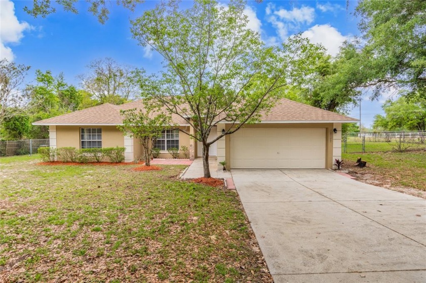 18549 LAKE EMMA DRIVE, GROVELAND, Florida 34736, 3 Bedrooms Bedrooms, ,2 BathroomsBathrooms,Residential,For Sale,LAKE EMMA,O6011947