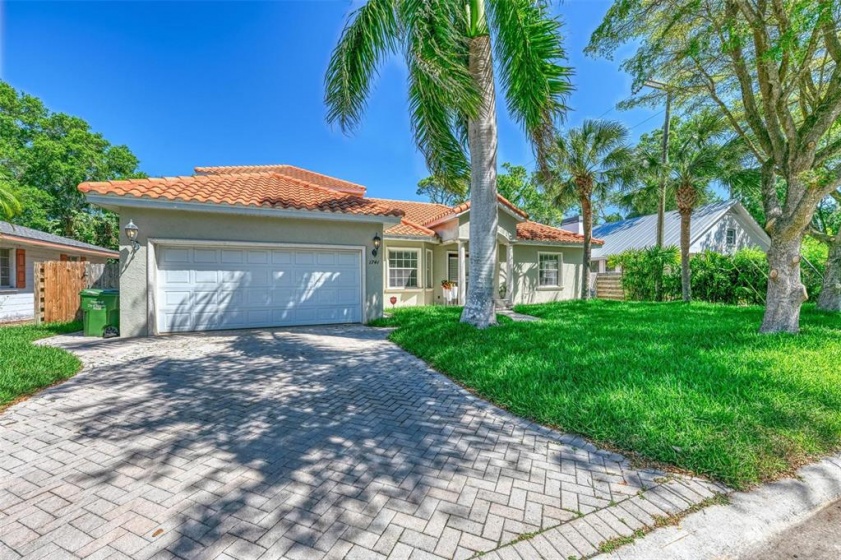 1741 ALTA VISTA STREET, SARASOTA, Florida 34236, 5 Bedrooms Bedrooms, ,3 BathroomsBathrooms,Residential,For Sale,ALTA VISTA,A4529561