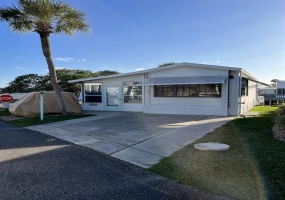 9000 US HIGHWAY 192, CLERMONT, Florida 34714, 1 Bedroom Bedrooms, ,1 BathroomBathrooms,Residential,For Sale,US HIGHWAY 192,P4920074