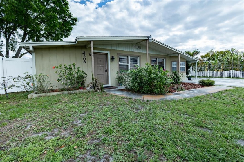 1308 JORDAN AVENUE, ORLANDO, Florida 32809, 3 Bedrooms Bedrooms, ,1 BathroomBathrooms,Residential,For Sale,JORDAN,O6013538
