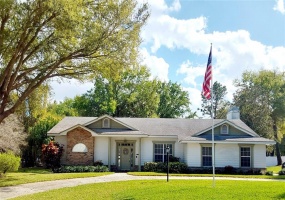102 LOCHEN DRIVE, WINTER HAVEN, Florida 33884, 3 Bedrooms Bedrooms, ,2 BathroomsBathrooms,Residential,For Sale,LOCHEN,P4919956