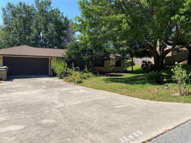 12429 SUNSHINE DR, CLERMONT, Florida 34711, 3 Bedrooms Bedrooms, ,2 BathroomsBathrooms,Residential,For Sale,SUNSHINE DR,G5053379