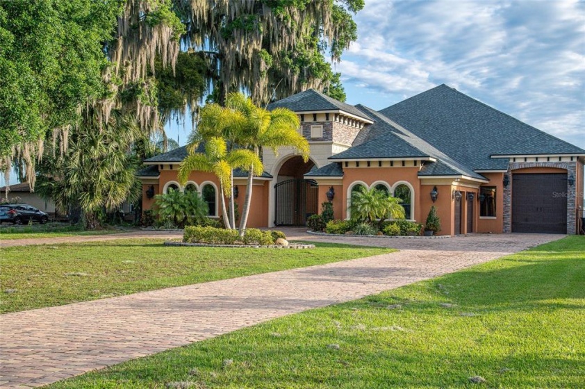 2230 LAKE ARIANA BOULEVARD, AUBURNDALE, Florida 33823, 4 Bedrooms Bedrooms, ,3 BathroomsBathrooms,Residential,For Sale,LAKE ARIANA,L4928875